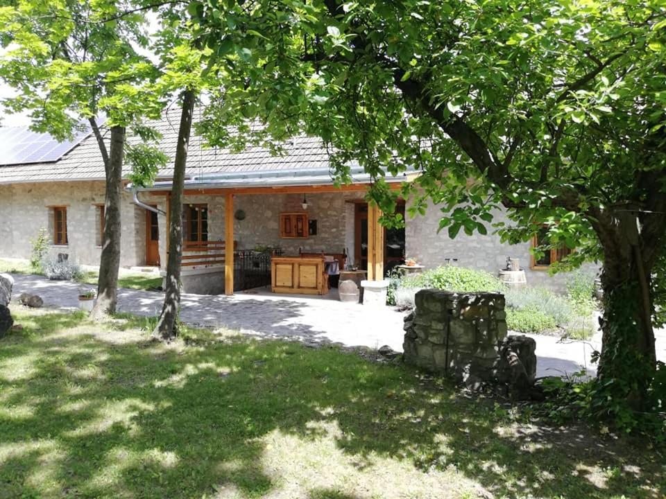 Karadi-Berger Vendeghaz Apartment Erdőbénye Екстериор снимка