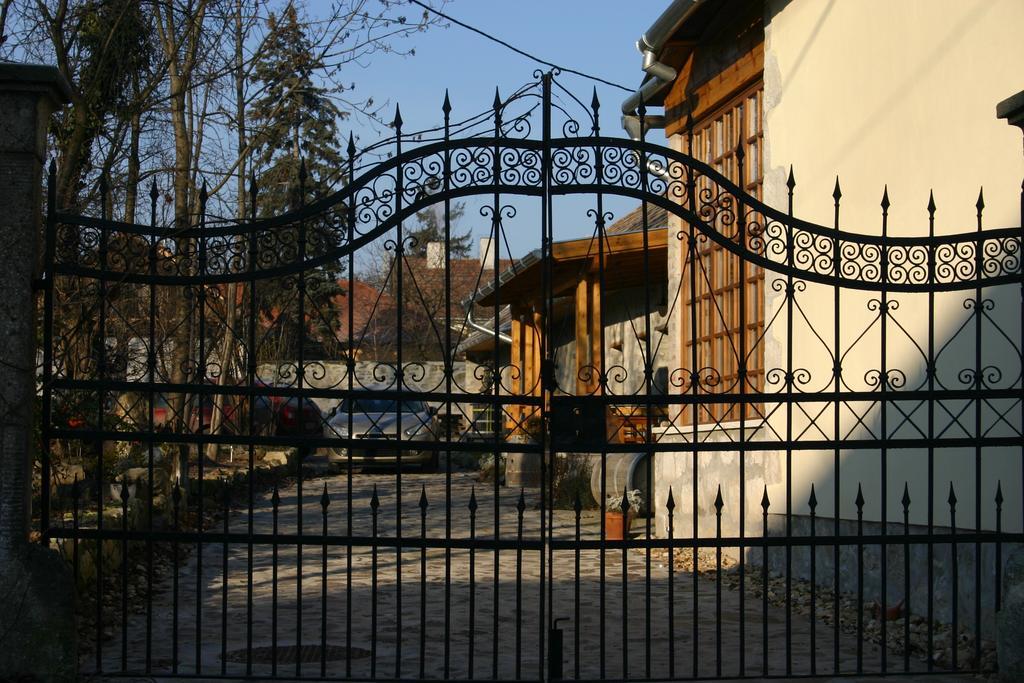 Karadi-Berger Vendeghaz Apartment Erdőbénye Стая снимка